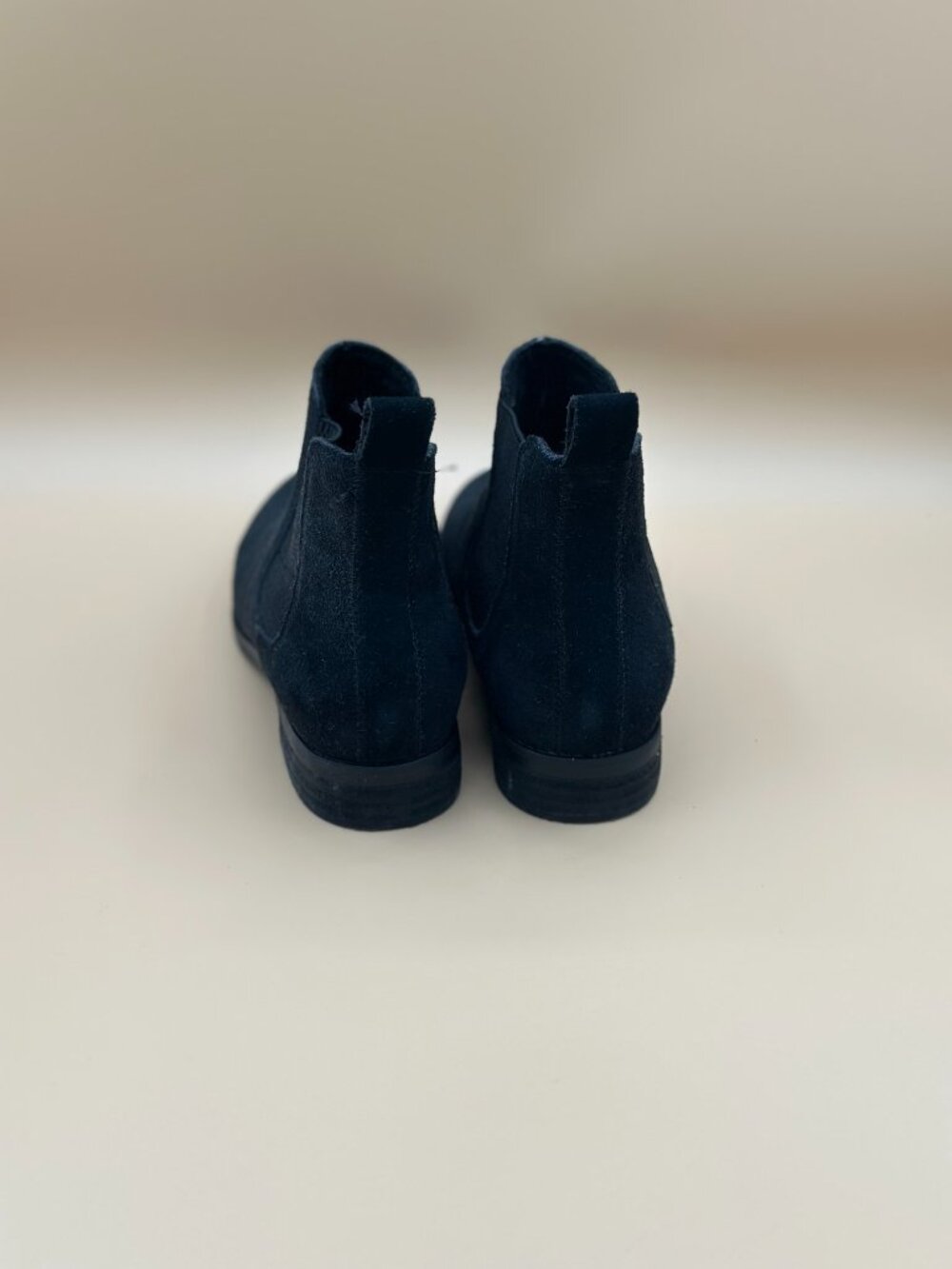 TOMS Black Suede Chelsea Ankle Boots Women’s Size 5.5 Classic Pull-On Booties - Picture 4 of 7